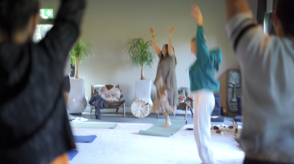 Mouvement somatique libre pour l'intégration corporelle après expérience psychédélique