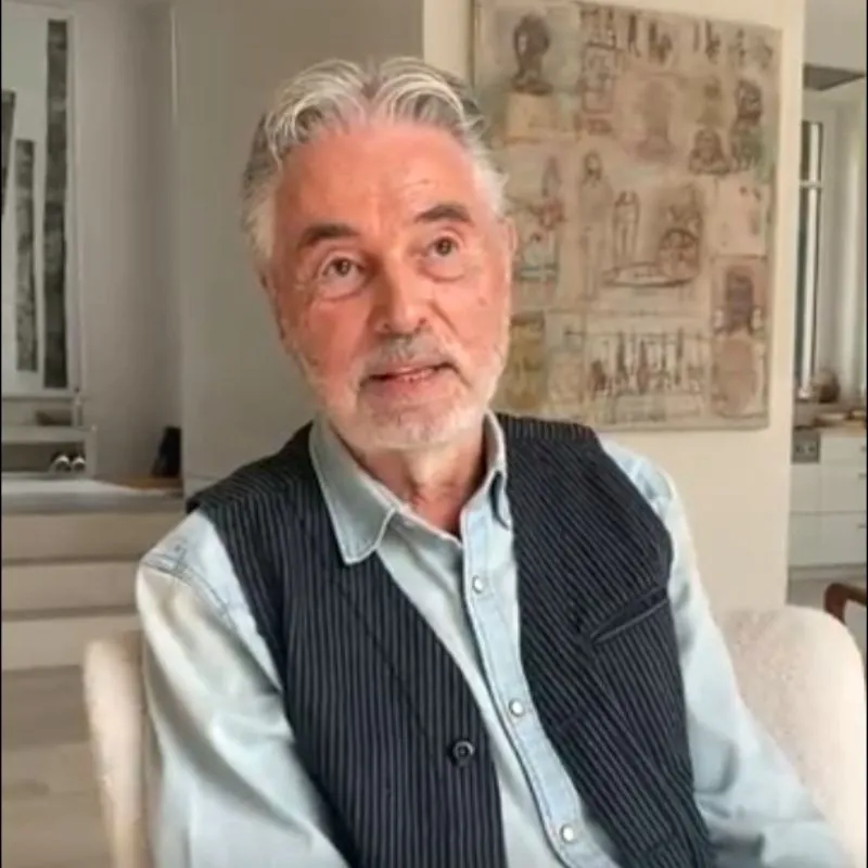 Participant témoignant de son expérience d'intégration psychédélique au Renaissance Institute